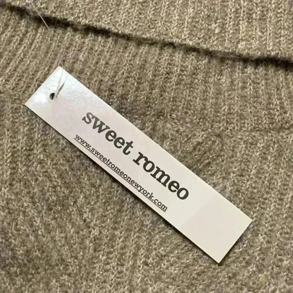 Sweet Romeo Heather Latte Turtleneck Sweater S - Picture 11 of 11